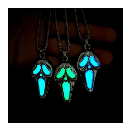 Glow In The Dark Screaming Ghost Face Pendant