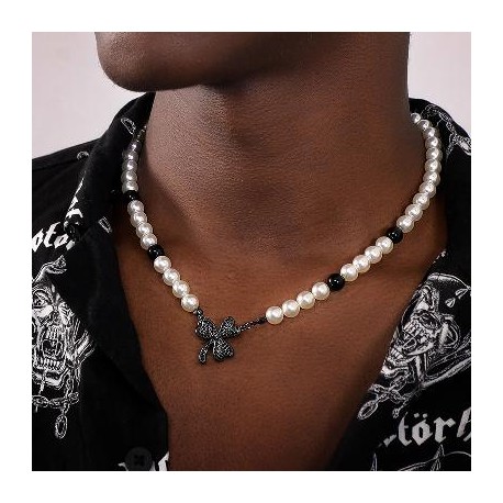 Iced Black Stones Three-leaf Pearl Necklace